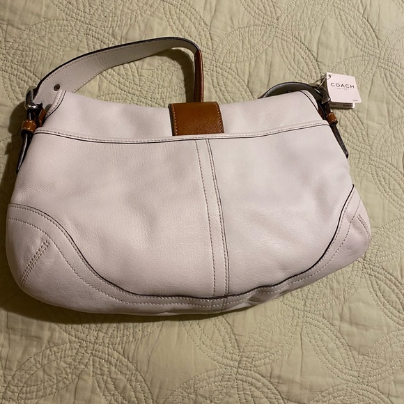 Coach Cream and Tan Shoulder Bag - Picture 4 of 16
